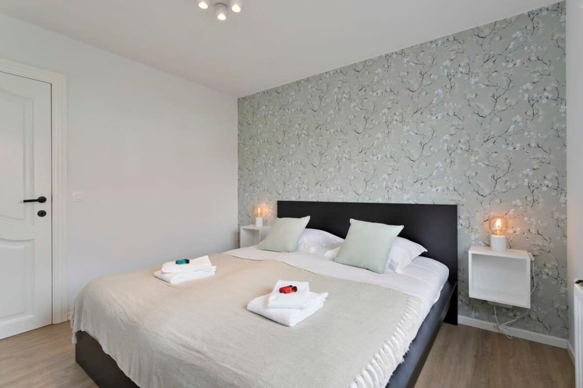 Huswell - Spacious Bungalow With Garden Near The Beach & Sea 米德尔克尔克 外观 照片